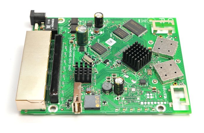 RouterBOARD RB951G 2HnD